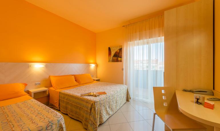 hotelpalacetortoreto en en-july-offer-by-the-sea-in-family-hotel-in-tortoreto-lido-with-beach-spa-and-playgrounds 017