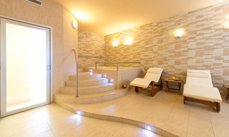 hotelpalacetortoreto en en-september-offer-at-the-sea-in-tortoreto-lido-in-a-3-star-hotel-near-the-beach-with-all-inclusive-free-of-charge 017